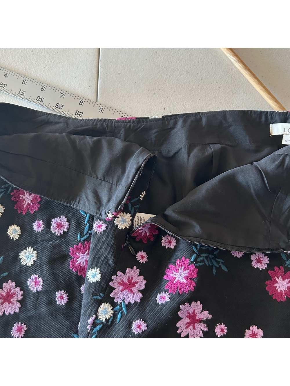 LOFT Coquette Black Floral Embroidered Cotton Mini Skirt Size 6 Soft Academia - Picture 3 of 7